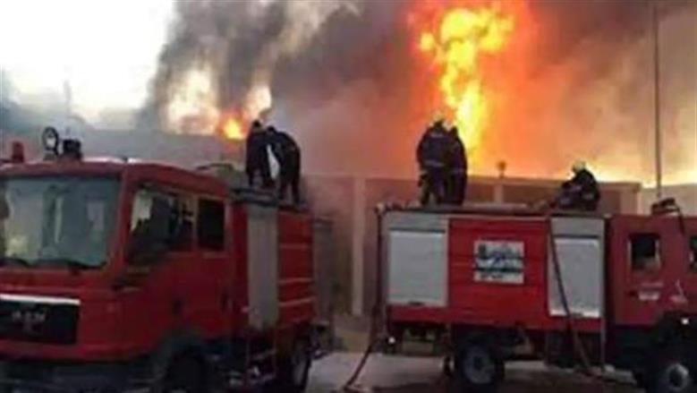 السيطرة على حريق مصنع بلاستيك في الشرقية دون إصابات