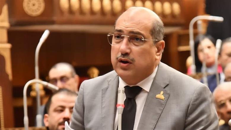 برلماني يطالب بسرعة التجاوب مع شكاوى المواطنين ضد شركات المحمول بشأن باقات الإنترنت