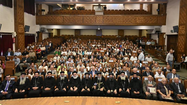 البابا تواضروس يكرم أساتذة جامعة الإسكندرية: الأستاذ نموذج للاجتهاد والتشجيع والنور