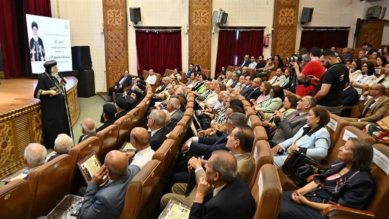 3 نصائح من البابا تواضروس لأساتذة جامعة الإسكندرية.. «كونوا نورا للعالم»