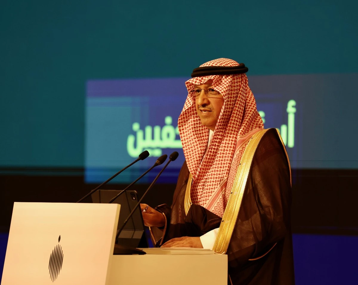 وزير التعليم السعودي يلغي شرط 7 ساعات للمعلمين في حضوري