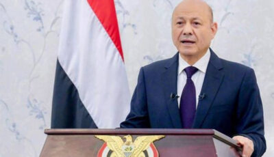 هجوم إرهابي حوثي بالصواريخ والمسيّرات على ميناء المخا اليمني