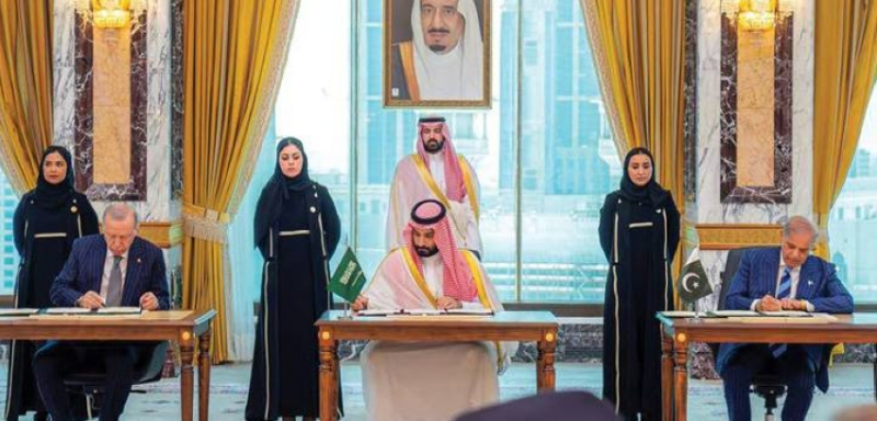 رئيس الوزراء الباكستاني: سنواصل مع السعودية وتركيا الدفاع عن بلادنا والمنطقة