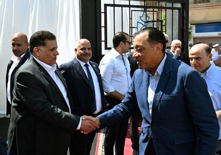 رئيس الوزراء يفتتح ويتفقد عددا من المشروعات الخدمية والتنموية بمحافظة الغربية