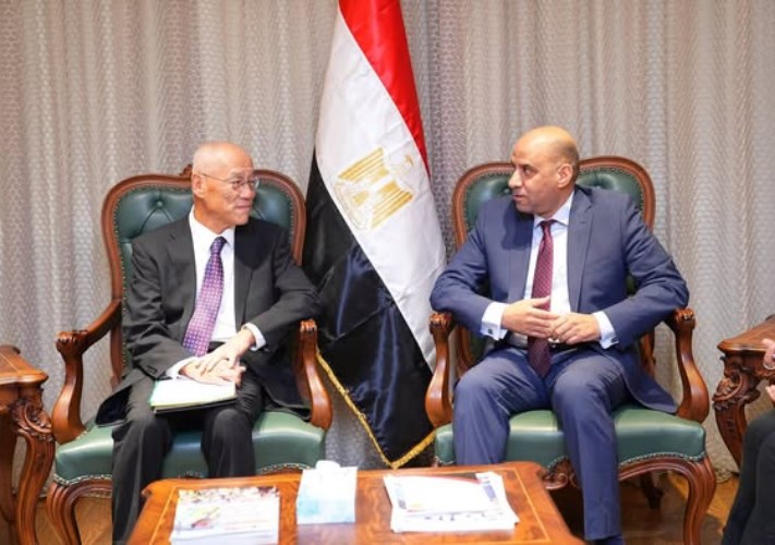 وزير العمل والسفير الياباني يتفقان على شراكة جديدة وتبادل خبرات التدريب