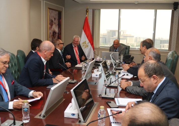 بقدرة 3100 ميجاوات.. وزير الكهرباء يتابع مستجدات مشروع متكامل للطاقة المتجددة والتخزين في سيناء