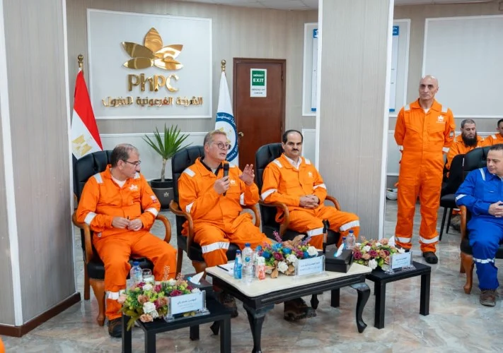وزير البترول يوجه بالتعجيل بربط حقل «هارمتان» بتسهيلات الإنتاج -جريدة المال