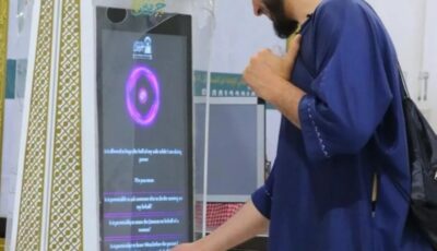 بلغات متعددة.. روبوتات ذكية تقدم الإرشاد والتوعية لقاصدي الحرمين