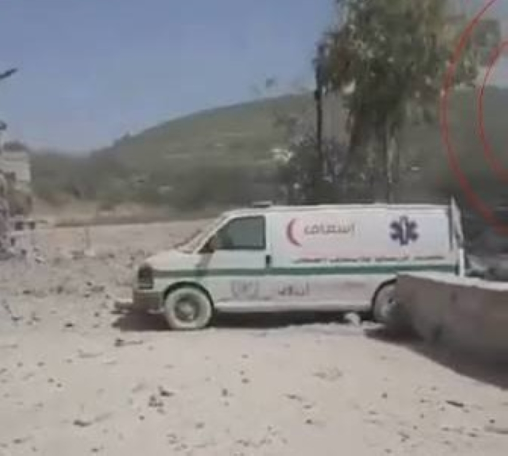 جريحان في غارة إسرائيلية على جنوب لبنان واستهداف سيارة إسعاف