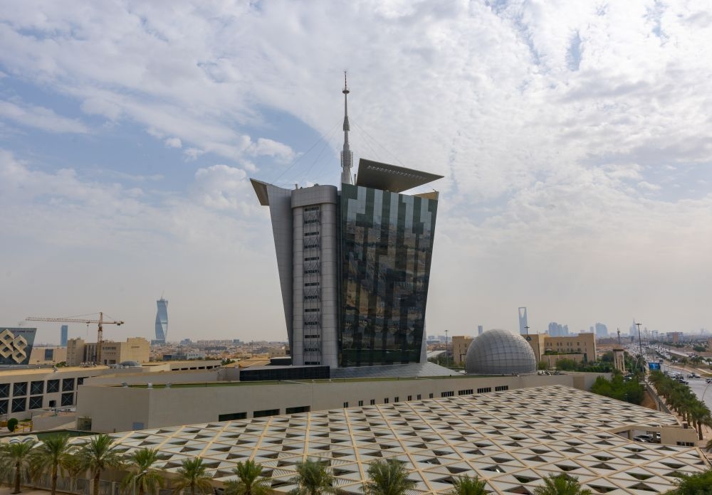 تصل لـ300 ألف ريال.. «الاتصالات» تعدل رسوم تخصيص أرقام الثابت والجوال #عاجل