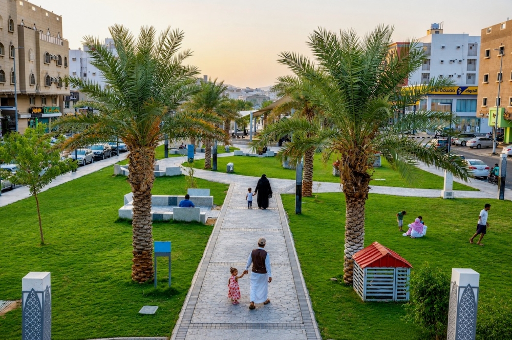 أمانة العاصمة المقدسة تعزز البيئة الحضرية بالحدائق والمساحات الخضراء
