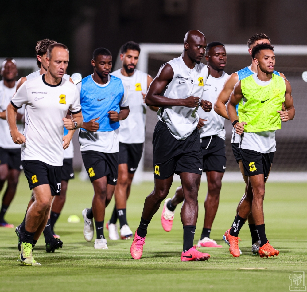 عاجل.. الاتحاد يعلن موافقته على رحيل لاعبه الأجنبي إلى جيرونا الإسباني