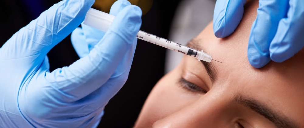 عمليات التجميل للرجال تثير الجدل..استطلاع رأي: زراعة الشعر مقبولة والبوتوكس «مرفوض»