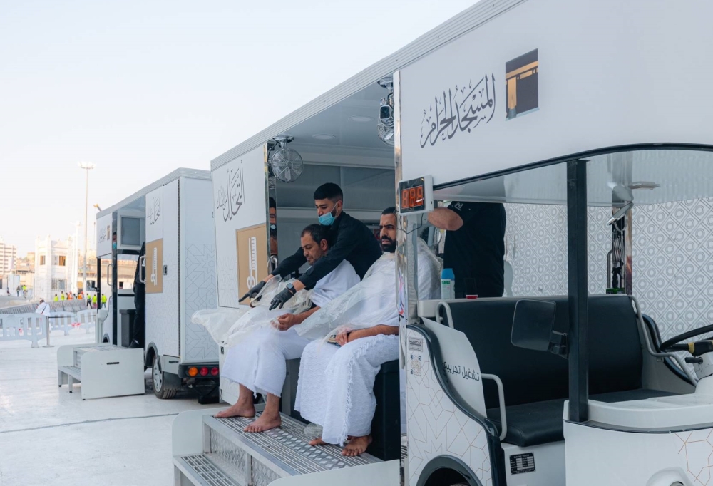 عربات التحلل من النسك.. خدمة مجانية تُيسّر رحلة ضيوف الرحمن على مدار الساعة
