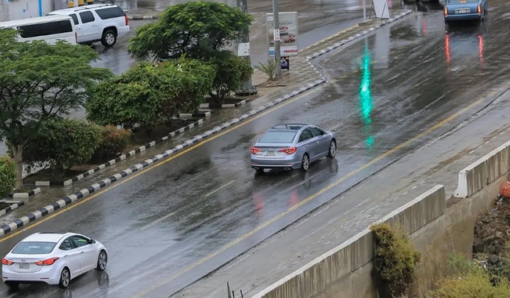 “الأرصاد” ينبه من أمطار ورياح نشطة على منطقة الباحة وجازن