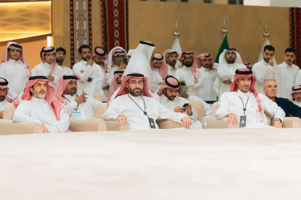 312 ألف ريال.. بيع 6 صقور في الليلة الثامنة لمزاد إنتاج الصقور