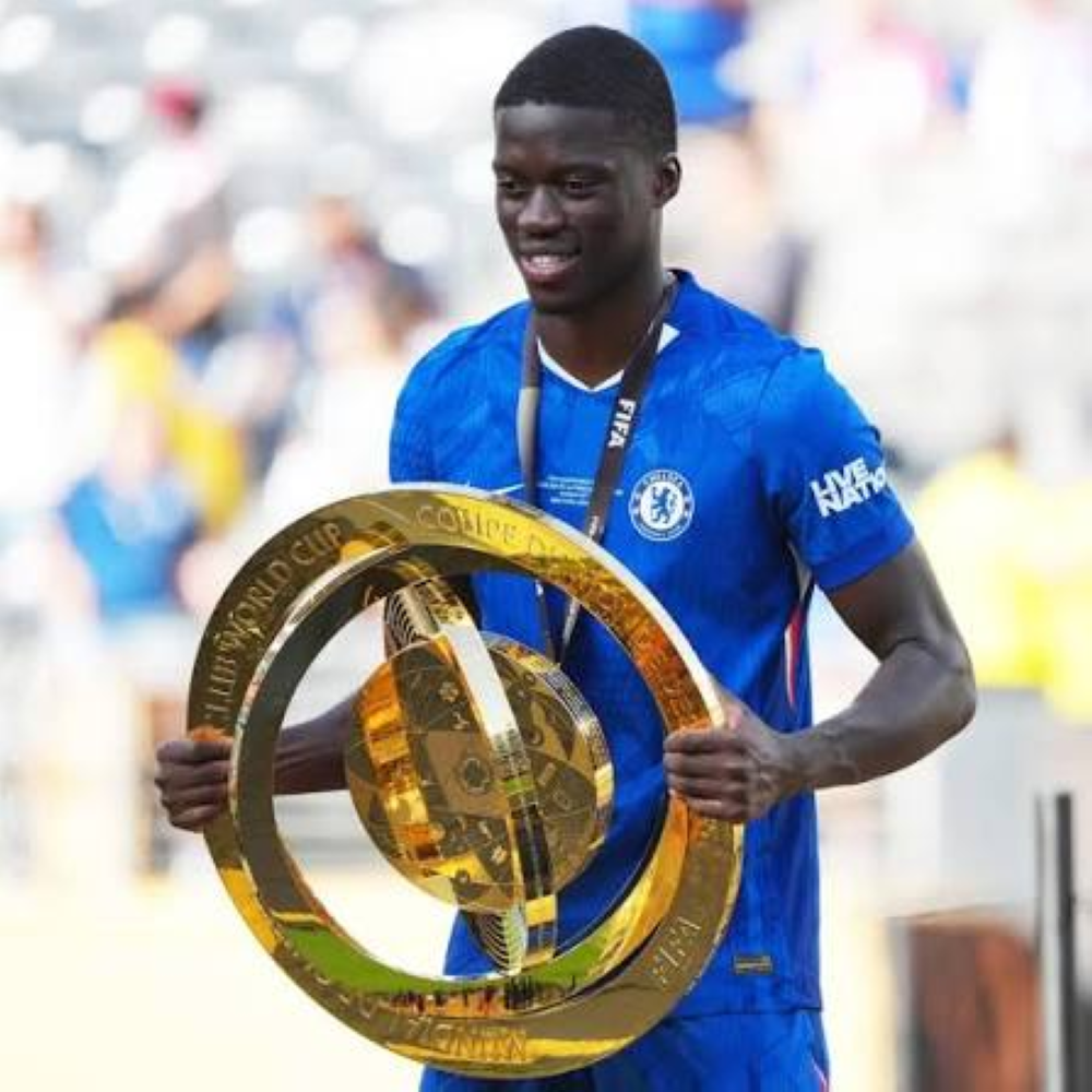 الهلال ينافس ريال سوسيداد على ضم مدافع تشيلسي مامادو سار