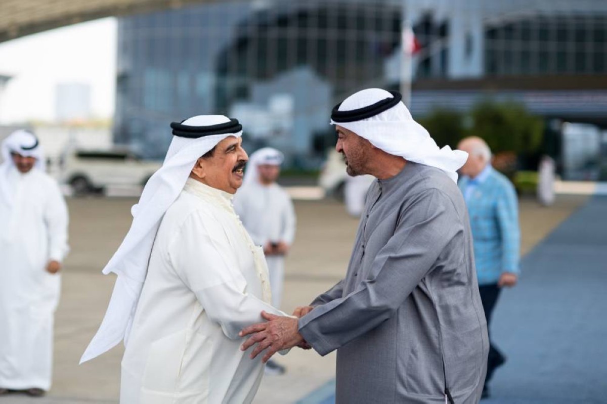رئيس الدولة وملك البحرين يبحثان العلاقات الأخوية والتطورات الإقليمية