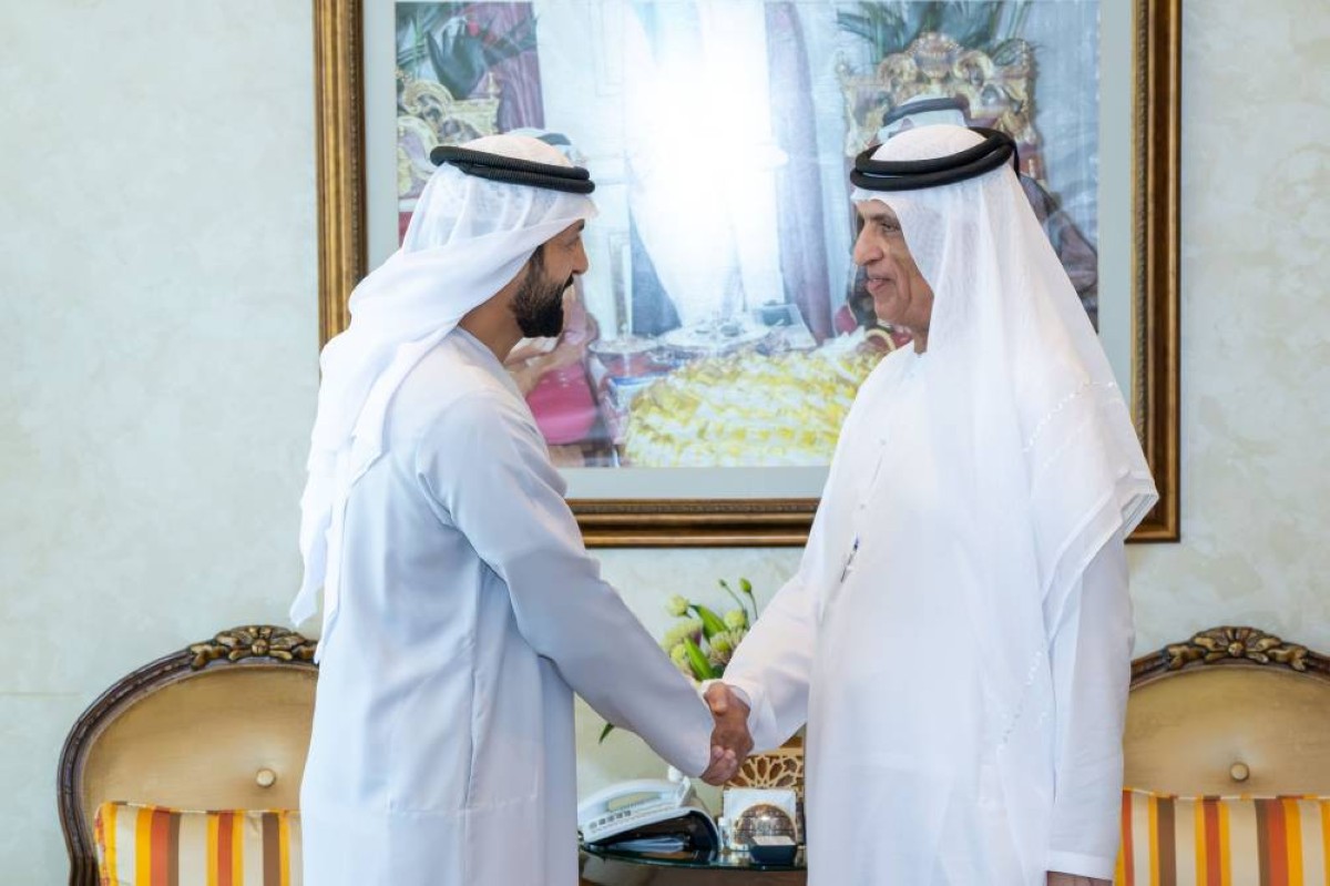 حاكم رأس الخيمة يستقبل سلطان النيادي.. ويطلع على برنامج الجاهزية الوطنية “غطاريف”