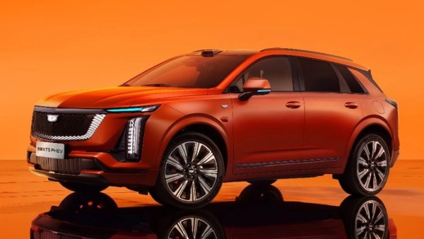 كاديلاك تقدم XT5 PHEV الجديدة عالميا.. بنظام هجين