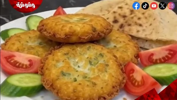 طريقة عمل أقراص الباذنجان والبطاطس بالبيض.. فطار سريع ومغذي