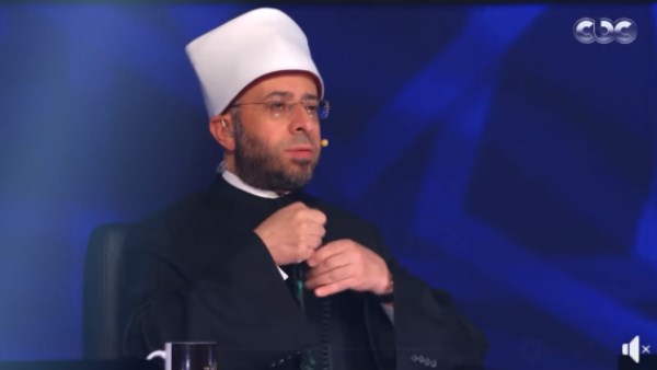 وزير الأوقاف يهنئ القارئ محمد كامل لفوزه بالمركز الثاني بمسابقة الملك محمد السادس