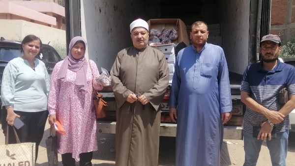 الأوقاف توزع 12 طنًّا من لحوم صكوك الأضاحي للأسر الأولى بالرعاية في 6 محافظات