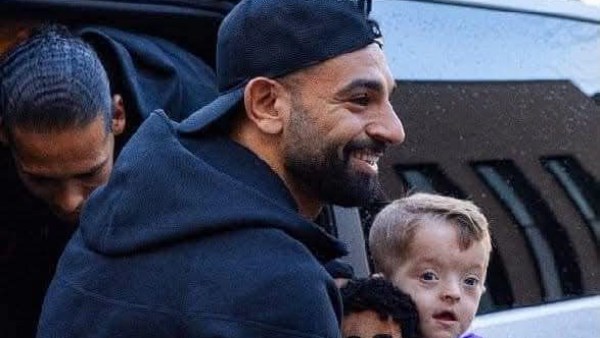 رسالة مؤثرة من الطفل إيزاك صديق محمد صلاح بعد انتقاله إلى طرابزون