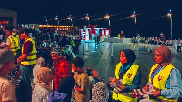 إقبال المصطافين على وحدة البرامج الوقائية لصندوق الإدمان برأس البر بدمياط