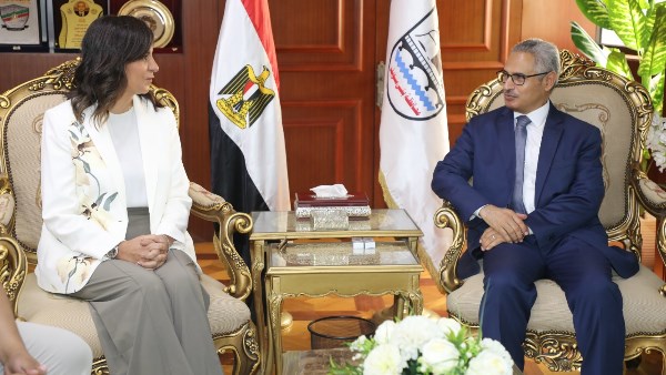 محافظ بني سويف يستقبل نبيلة مكرم في مستهل زيارتها للمحافظة