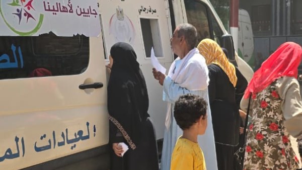 أسيوط.. الكشف على 800 مواطن وصرف العلاج بالمجان في بني قرة