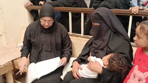 قنا..الكشف على 614 مواطن خلال قافلة طبية بقرية حجازة قبلى في قوص