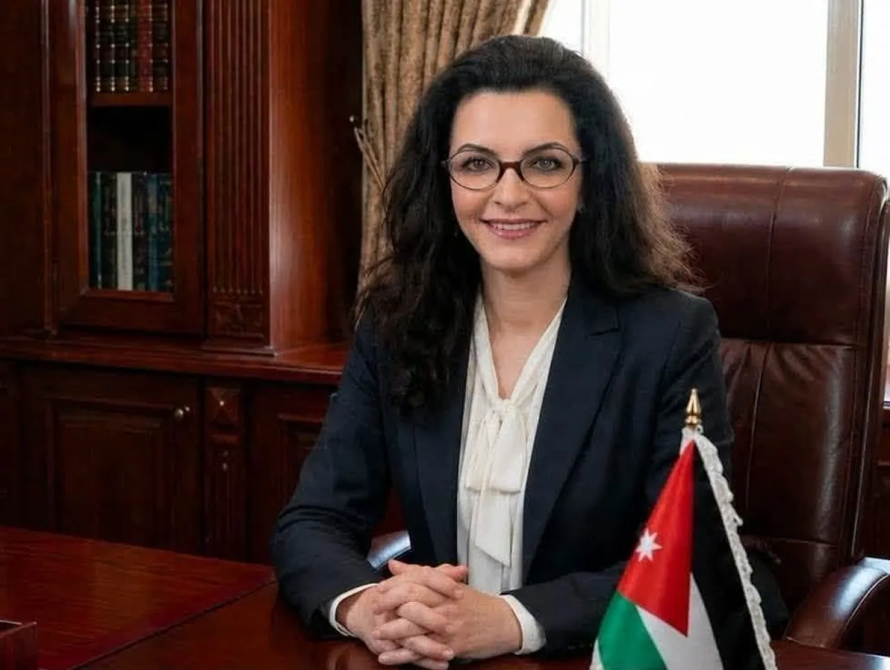 المؤسسة المدنية.. التوفير بالقروش والضريبة بالدنانير!
