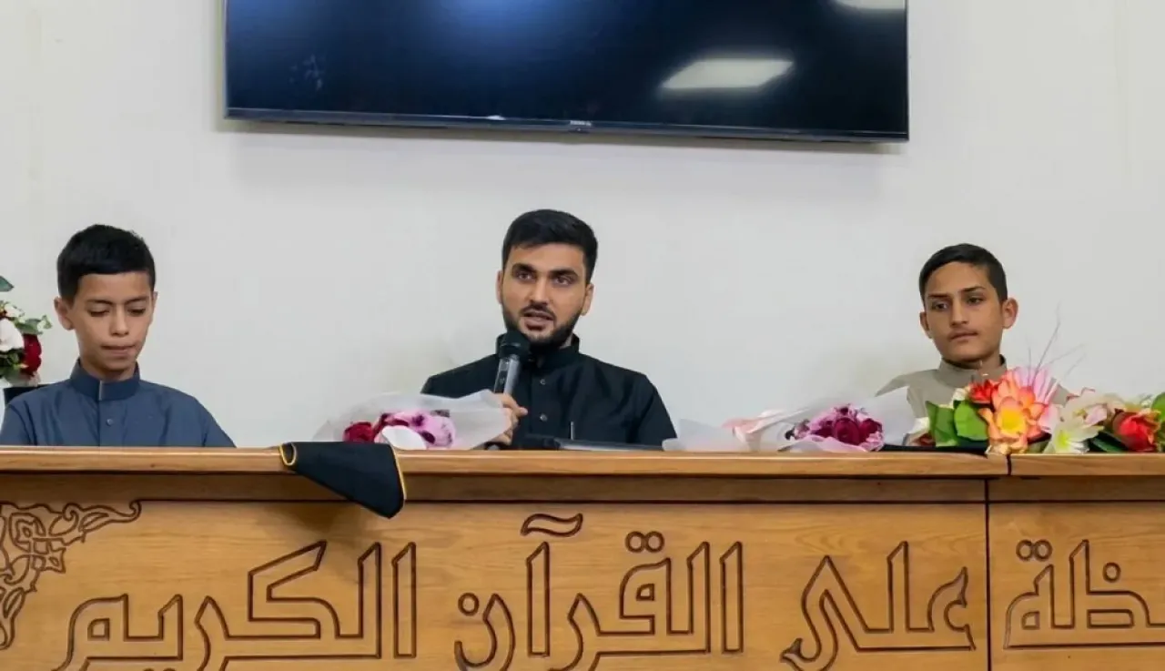 فرحة لا توصف.. طالبان في الـ14 والـ15 يختمان حفظ القرآن الكريم في الأردن