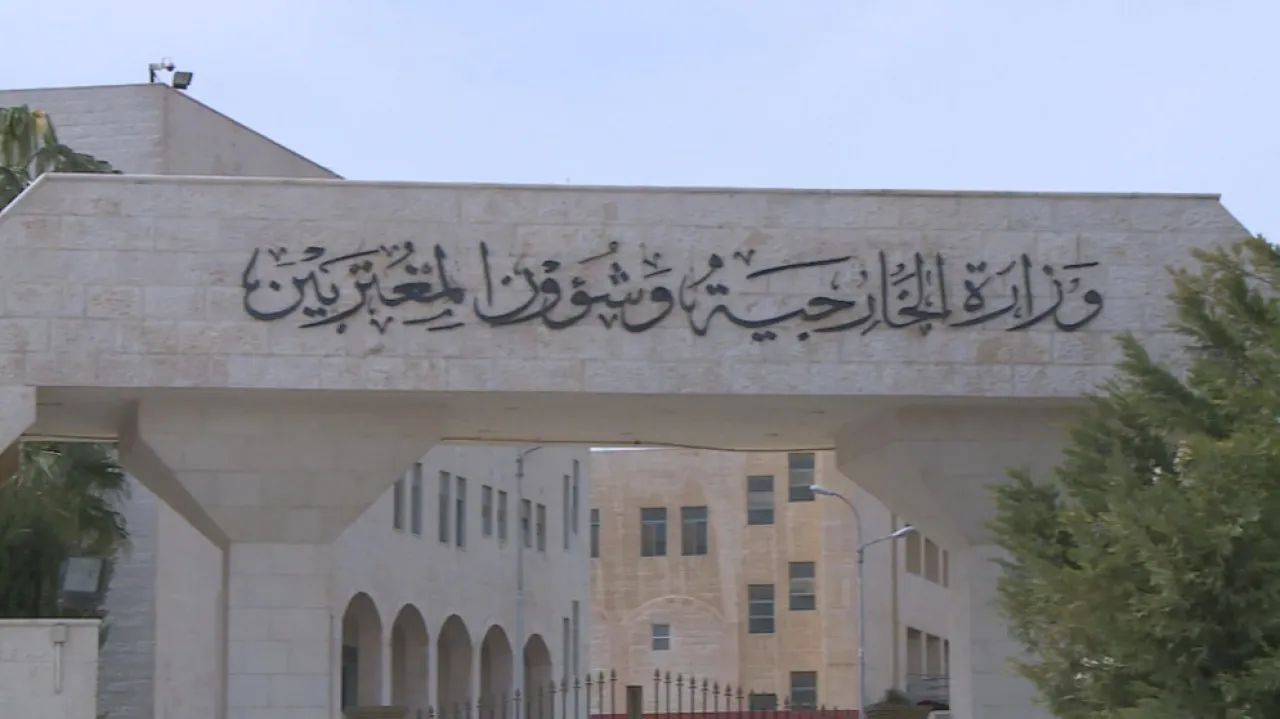 الصفدي ونظيره القطري يبحثان خفض التصعيد وتعزيز الاستقرار في المنطقة