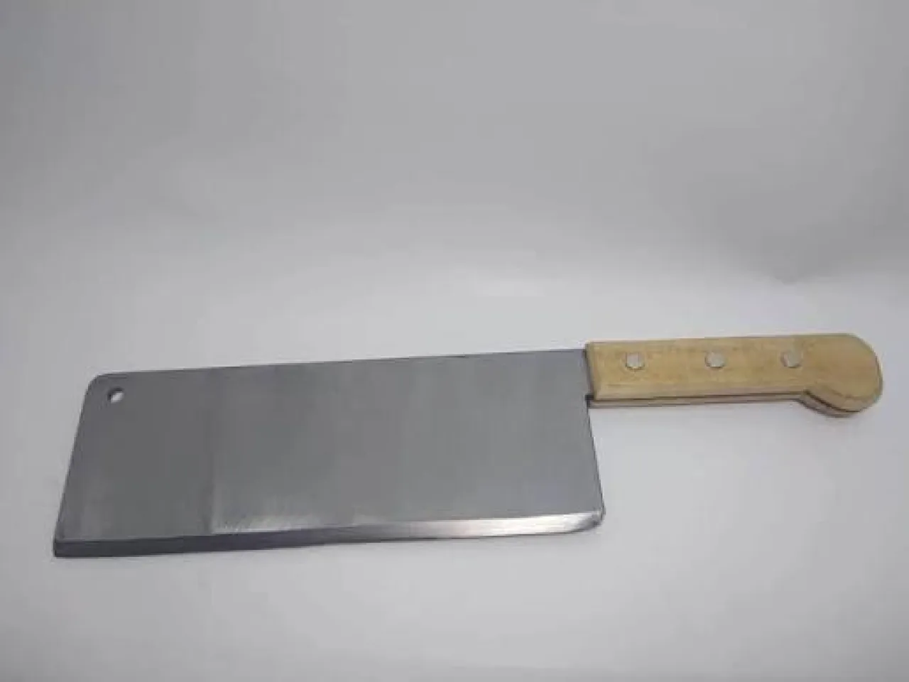 الاردن .. فتى يبلغ 13 عاماً يتعرض لاعتداء بساطور في إربد