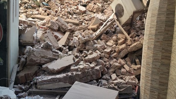 انهيار منزل مكون من 3 طوابق بالإسكندرية
