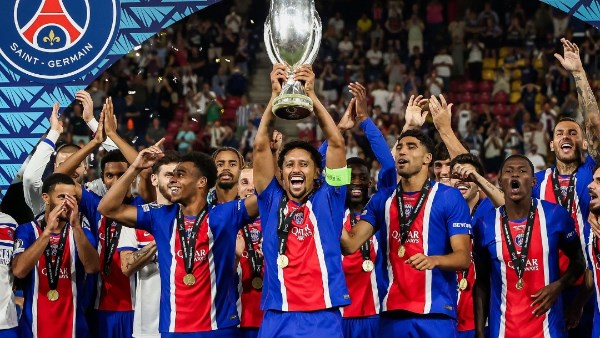 باريس سان جيرمان يصطدم بطموح لانس في كأس السوبر الفرنسي