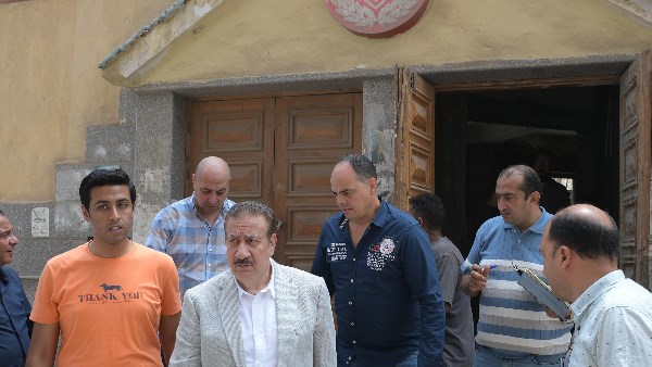 محافظ بورسعيد يتابع أعمال تطوير المبنى المؤقت لخدمات منتفعي التأمين الصحي الشامل بحي المناخ