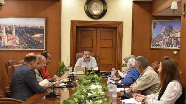 محافظ بورسعيد يوجه بسرعة بدء تنفيذ المشروعات الجديدة وفق البرامج الزمنية المحددة