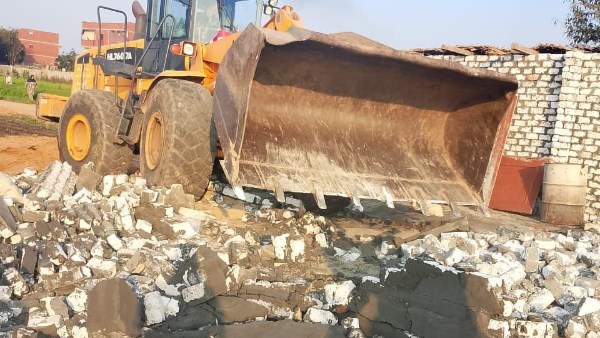 إزالة 13 حالة تعدي بالبناء المخالف بمراكز ومدن وأحياء الشرقية