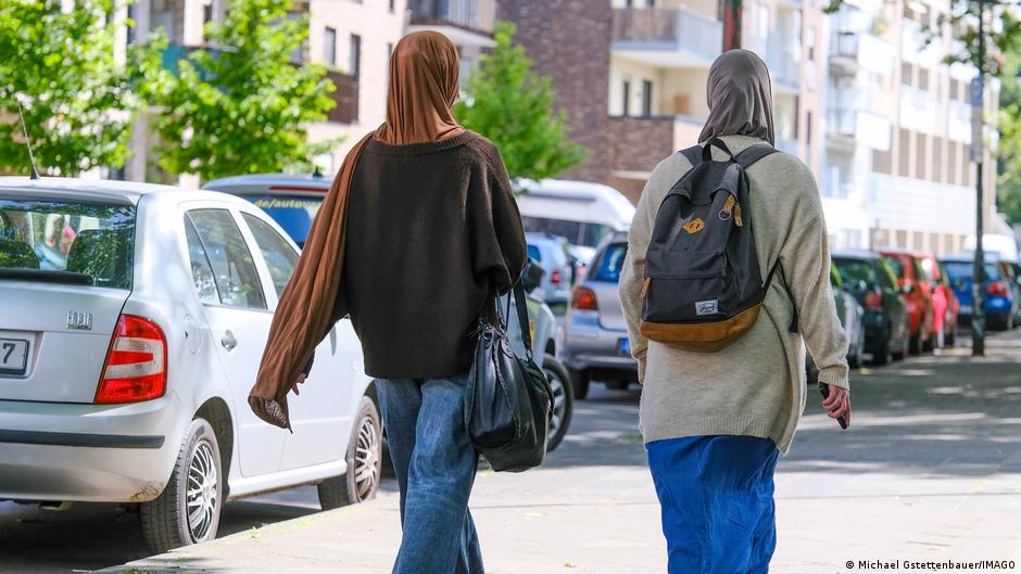 أرقام العنصرية ضد المسلمين.. تزوير أم خلل في المنهجية؟