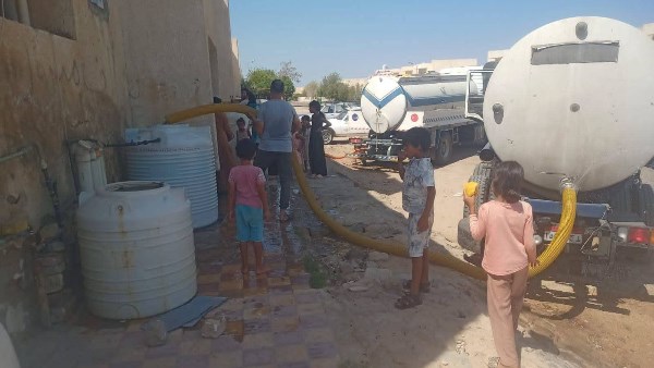 إصلاح كسور خط المياه يدخل مراحله الأخيرة في مدينة نويبع