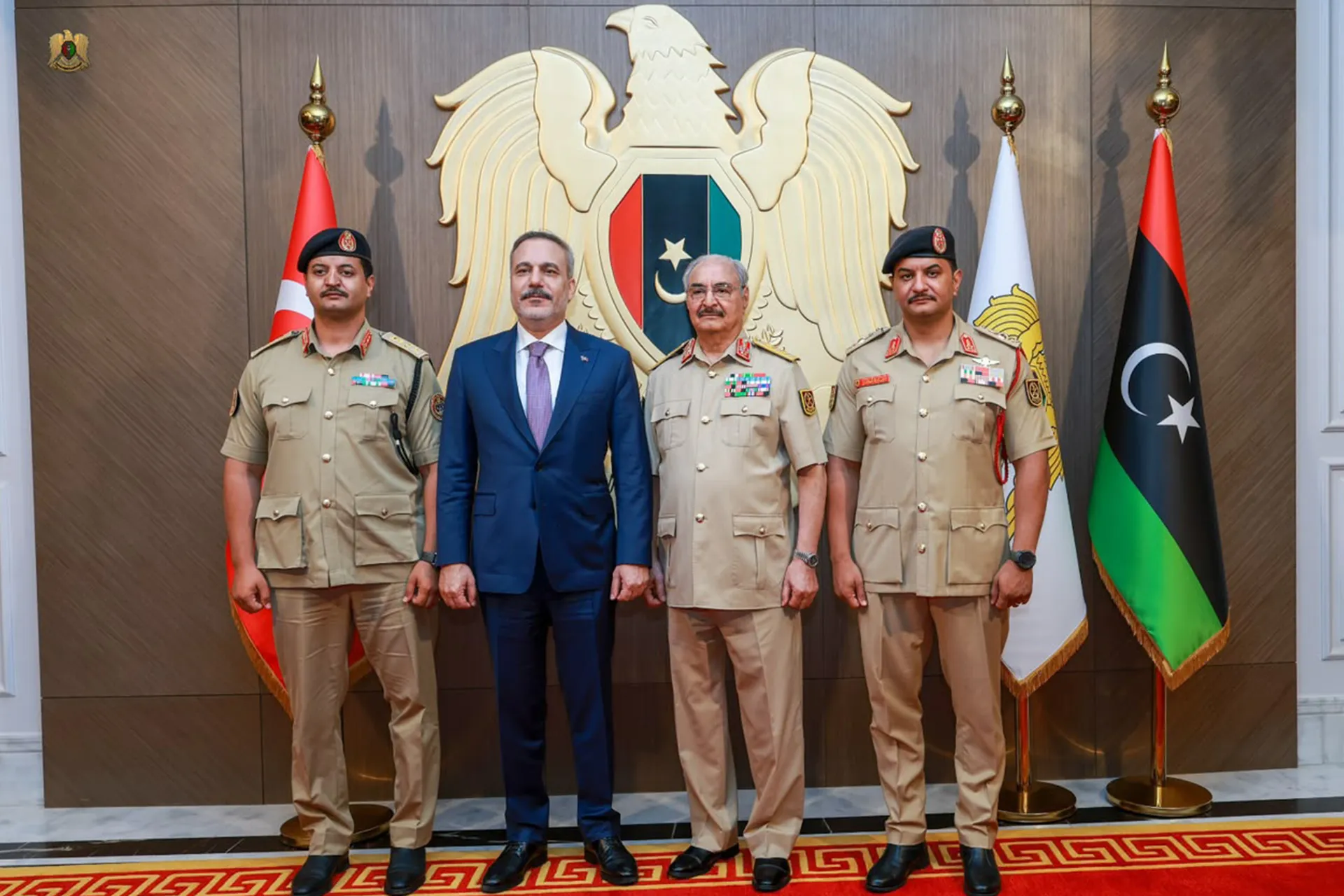 فيدان وحفتر يجريان مشاورات سياسية وأمنية ببنغازي والحكومة تتوعد مهاجمي منشآت الطاقة | أخبار