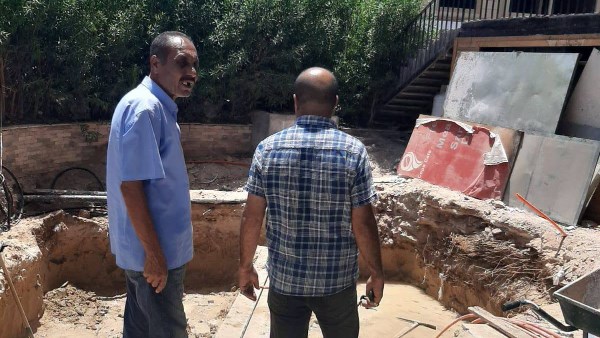 جبر يوقف أعمال حفر وتجويف مخالفة في حرم الطريق بمنطقة الكوثر
