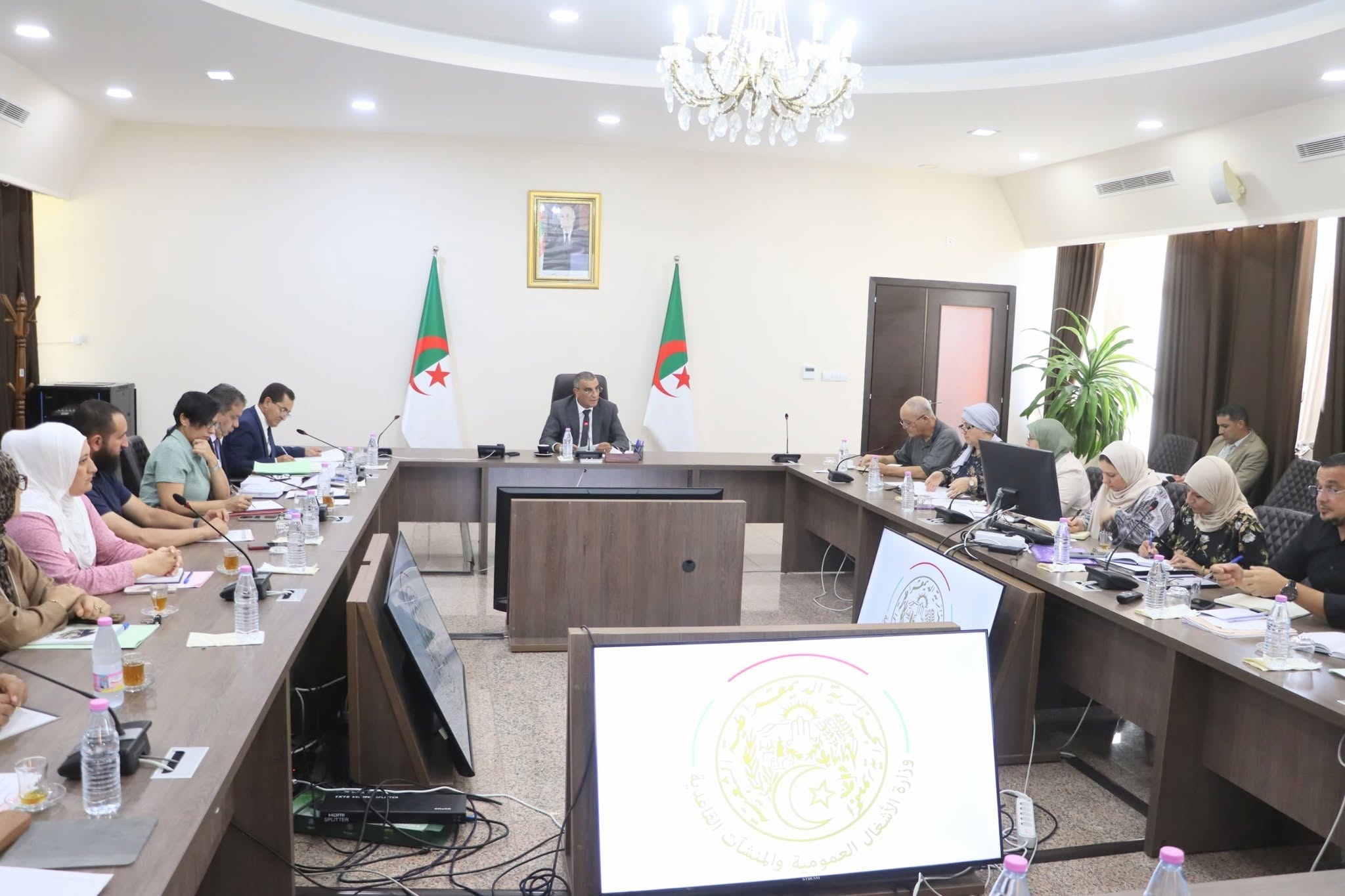 جلاوي يأمر بتسريع إنجاز مشاريع السكك والطرق وتخفيف الضغط المروري بالعاصمة