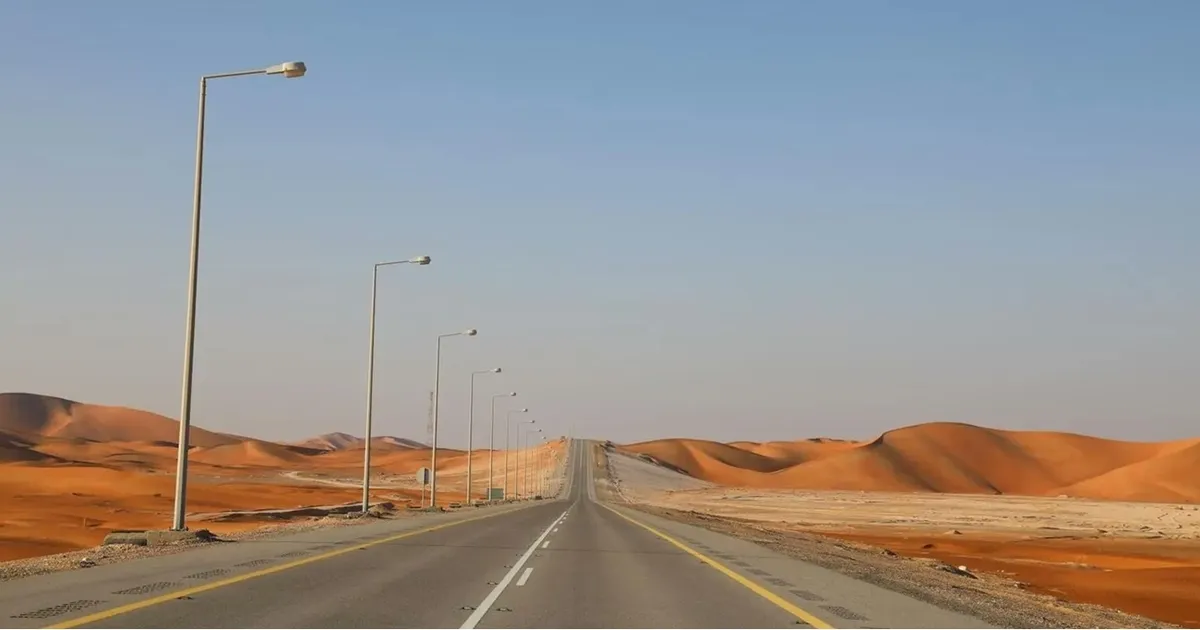 السعودية وعُمان تطلقان ممرا لوجستيا بريّا.. يتجاهل الإمارات