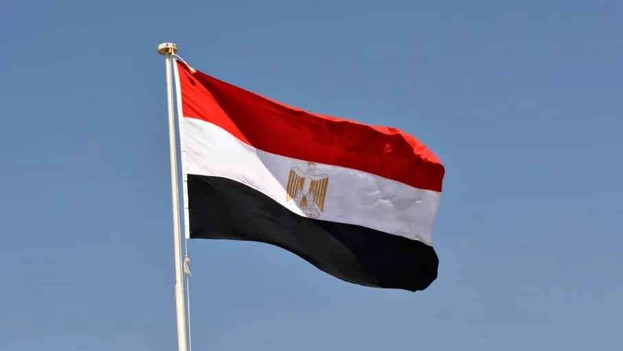 مصر توضح حول استهداف الحوثيين سفينة “تهامة”…