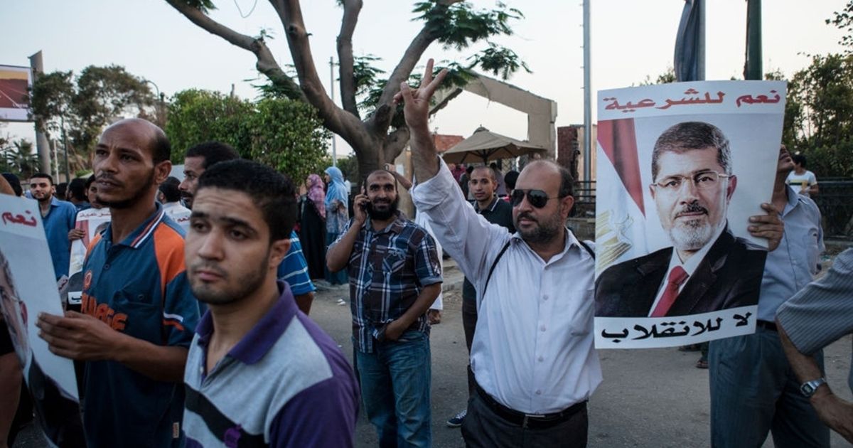 إيكونوميست”: “الإخوان” لم ينتهوا بعد 13 عاما على “مجزرة رابعة