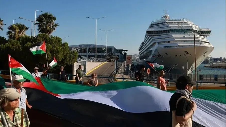 أثينا.. احتجاجات مؤيدة لفلسطين تندد بوصول سياح إسرائيليين…